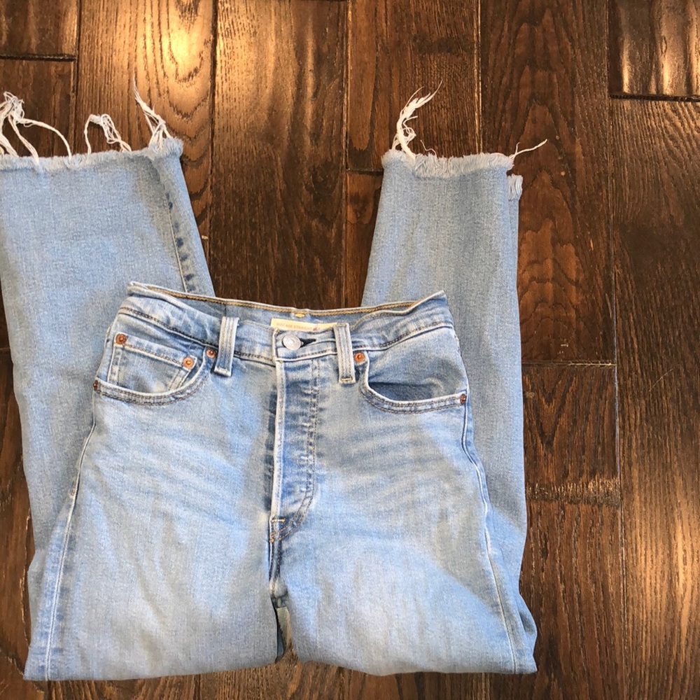 Levi’s rib cage straight ankle jeans size 24 raw hem distressed - Picture 2 of 8